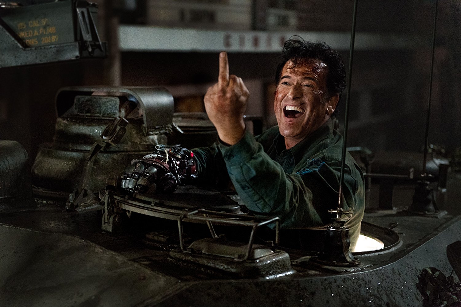 Batman v Superman: Bruce Campbell ، ممثل Cult By Evil Dead ، قام بتثبيط الفيلم بواسطة Zack Snyder