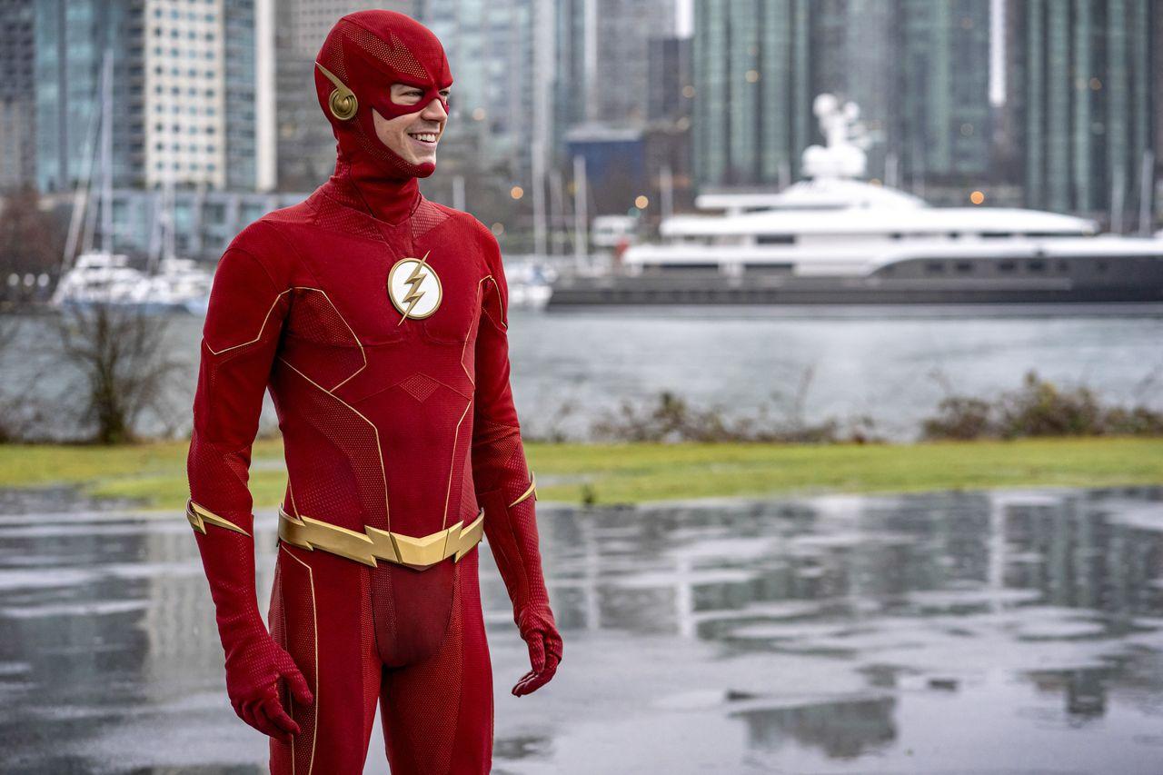 فلاش: هرمجدون والغزو الفضائي في المقطع الترويجي للعبة Arrowverse